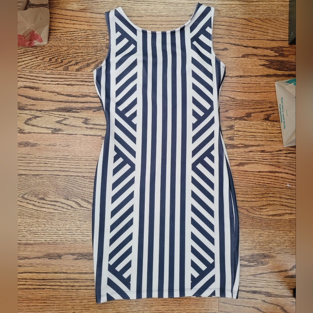 bebe Gray and Cream Sheath Mini Dress with Scoop Neck for Cocktail